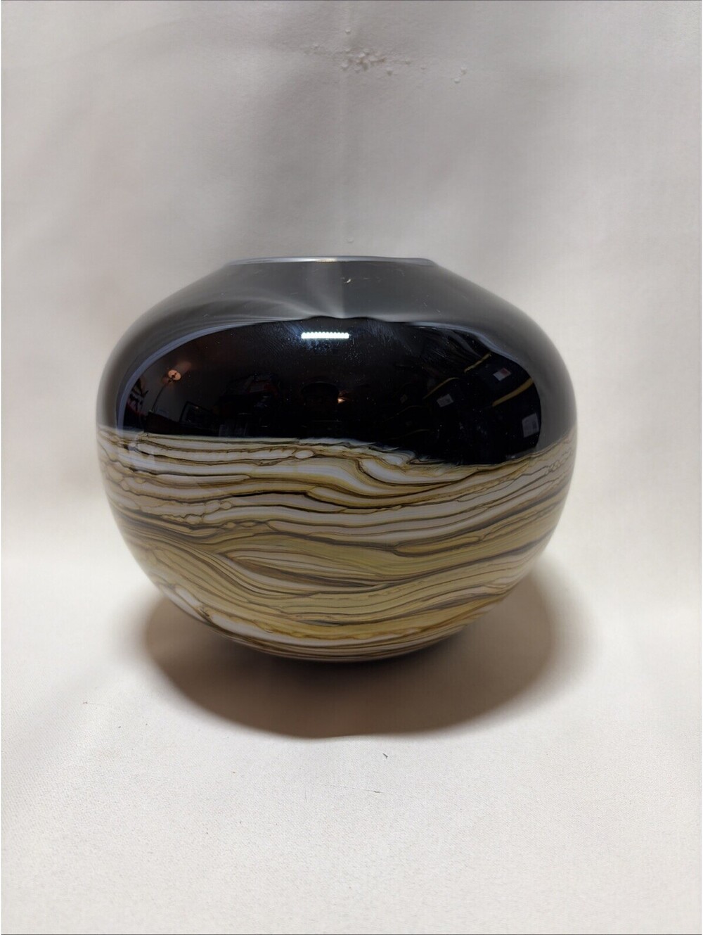 GARTNER BLADE Signed Blown Glass Vase Beautiful Round Strata Gold Rim